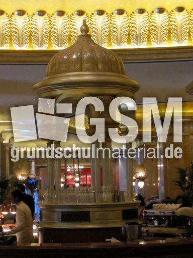 090 Emirates Palace Hotel, Hotelbar.JPG